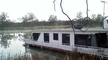 houseboat1.jpg